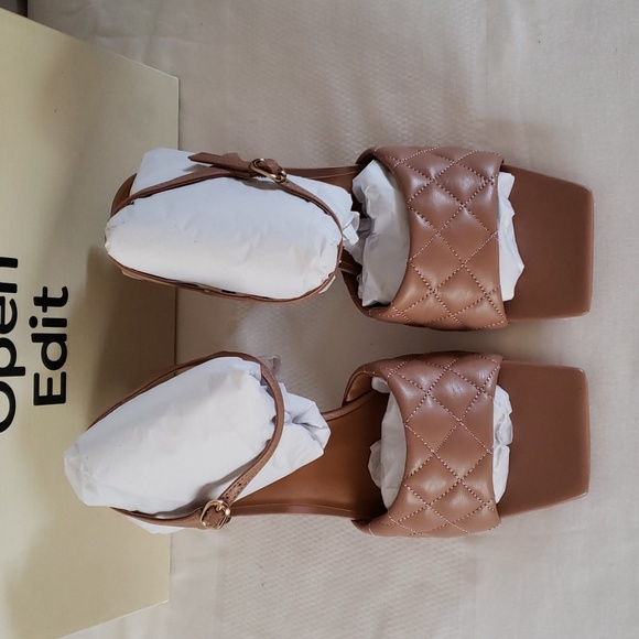 NEW Open Edit Austyn Quilted Sandal - Picture 5 of 11